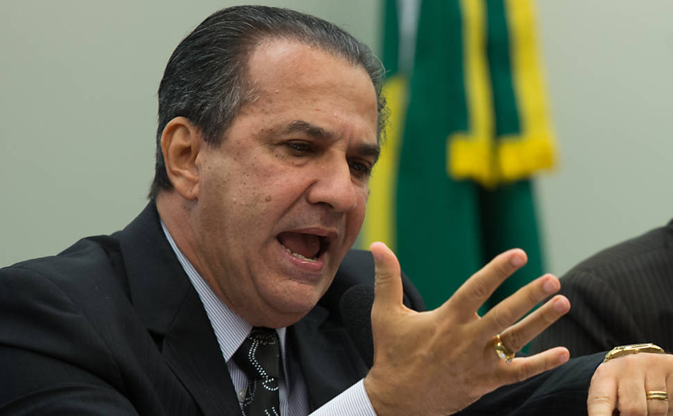 Malafaia anuncia novo candidato a deputado no Rio de Janeiro, substituindo irmão.