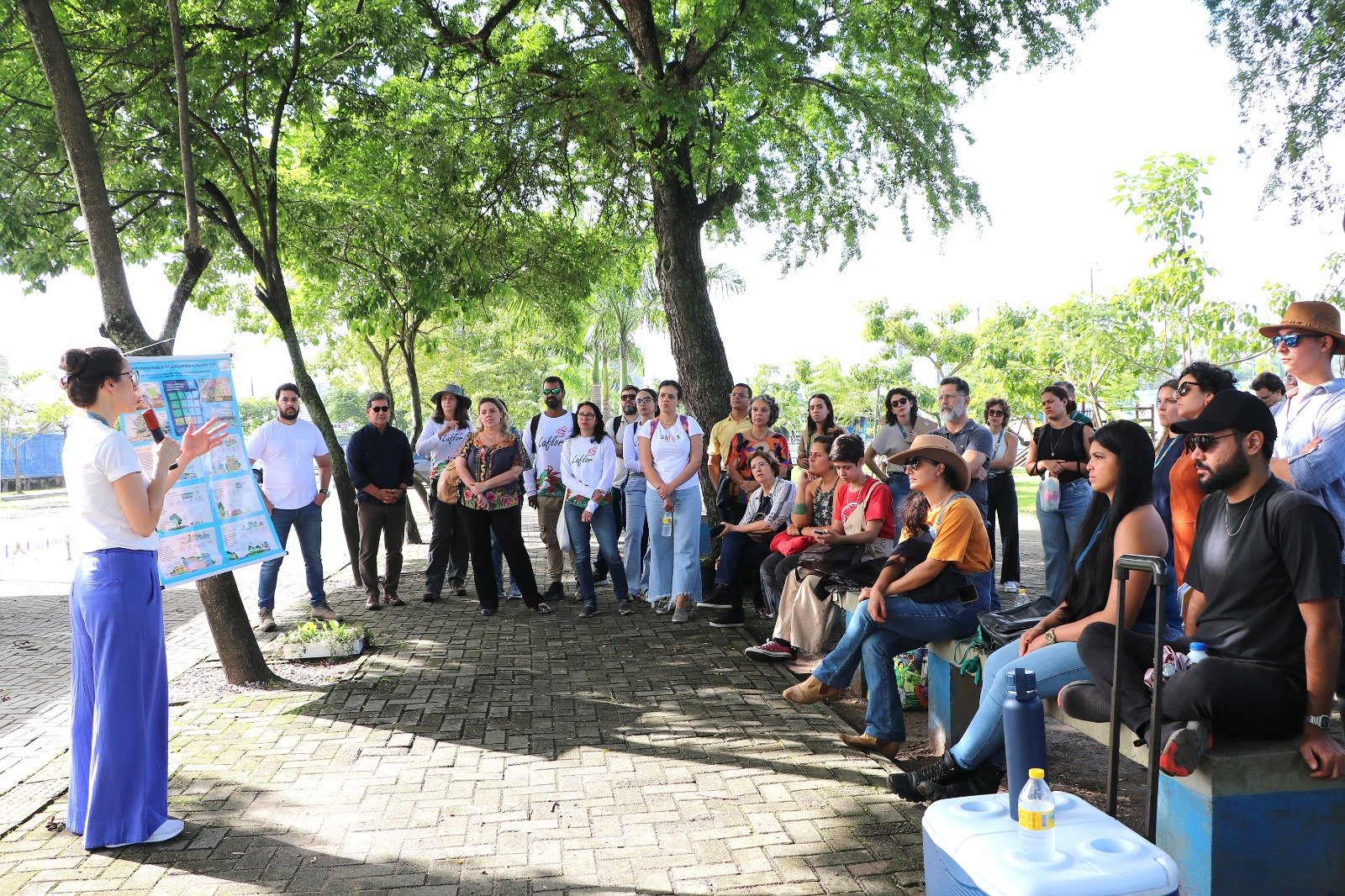 Funcionários pagam benefícios do Fundef a mais de 55 mil pessoas em Pernambuco.