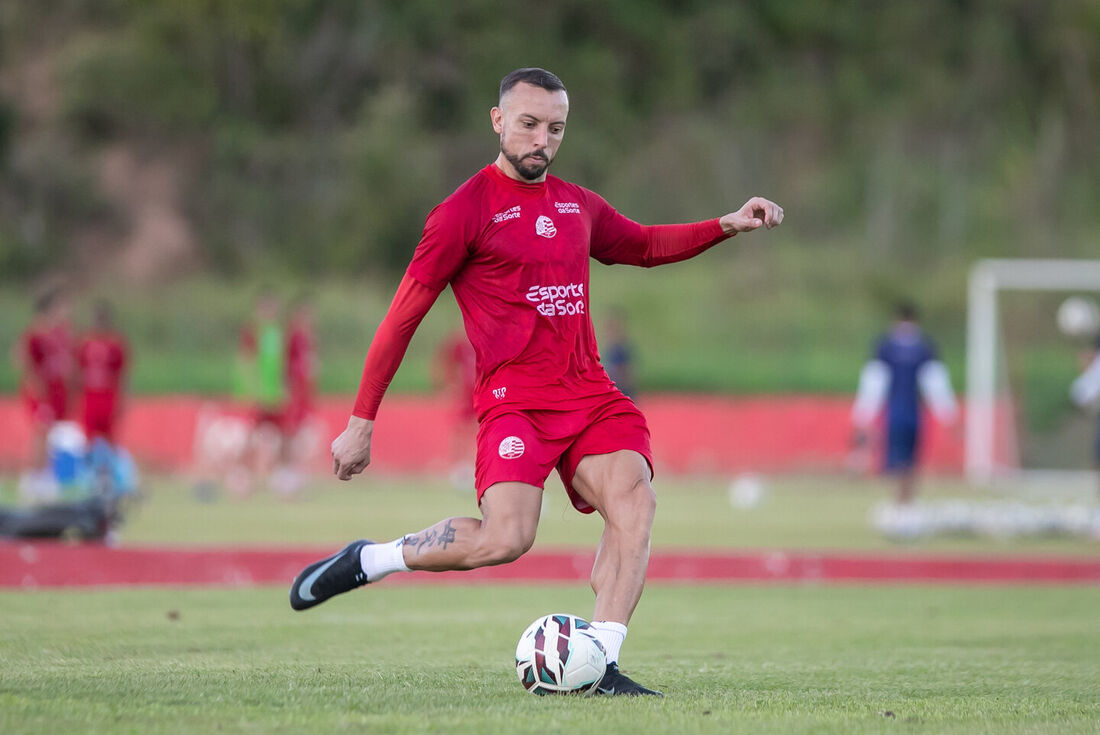 Paulo Sérgio pode ser titular do Náutico em confronto contra o Cuiabá.