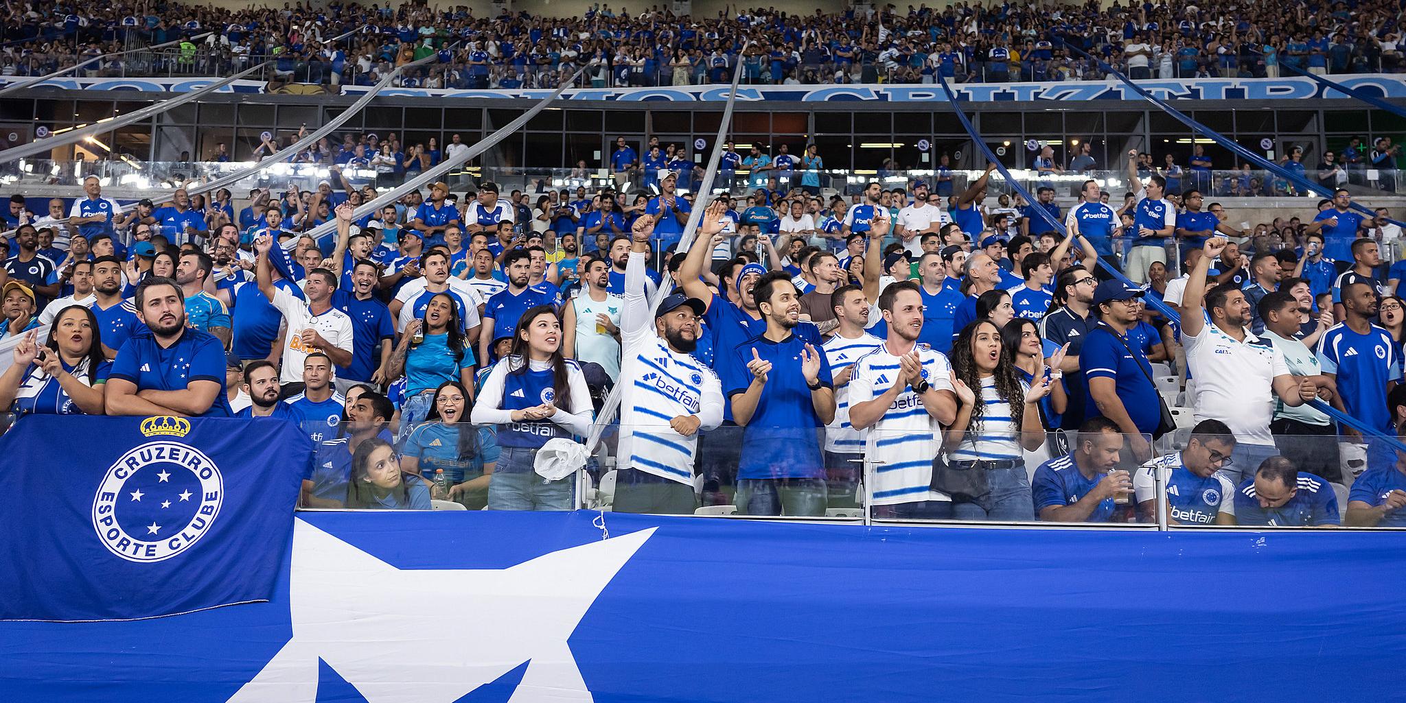 Cruzeiro vende ingressos para carimbar vaga às oitavas da Libertadores com promoção.