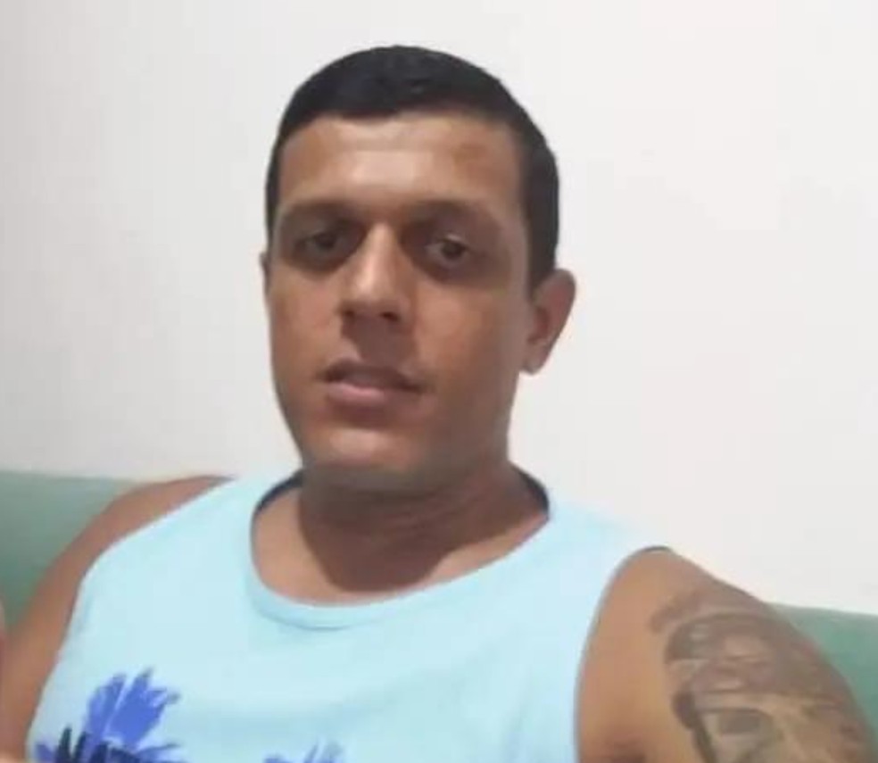 Gráfico mostrando crescimento da renda do trabalho, mas perda de poder de compra em comparação com o patamar pré-pandemia.