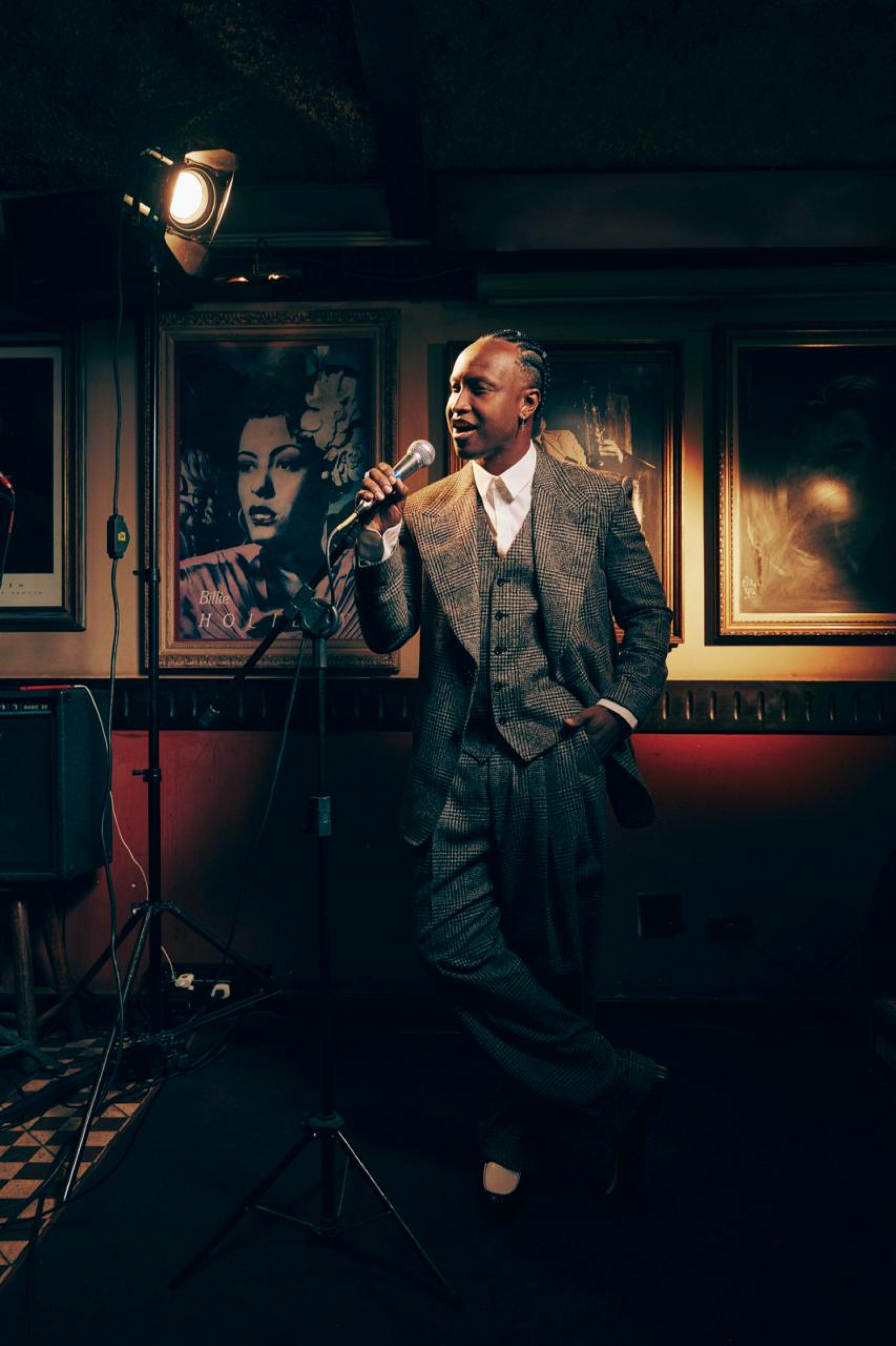Thiaguinho apresenta show de música negra no Rio.