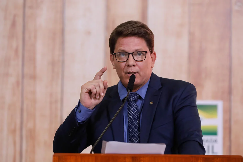 Defensor de Mario Frias nega uso de emendas para produção do filme 