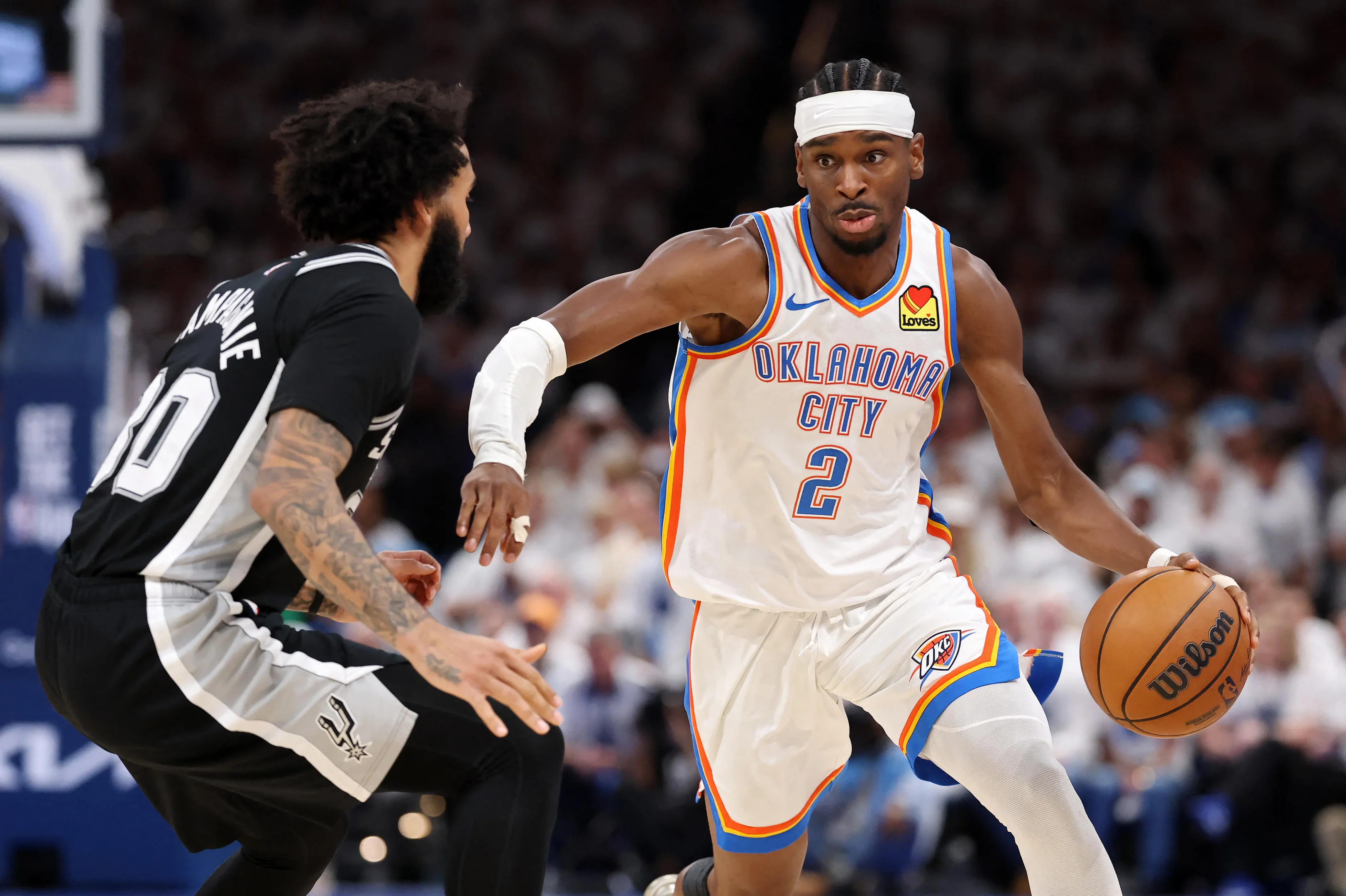Thunder celebra vitória em jogo 5 da final do Oeste da NBA contra o Spurs.