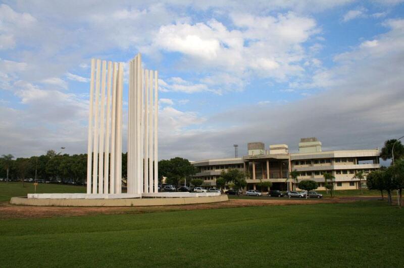 Professores substitutos na UFMS: inscrições abertas para 26 vagas.