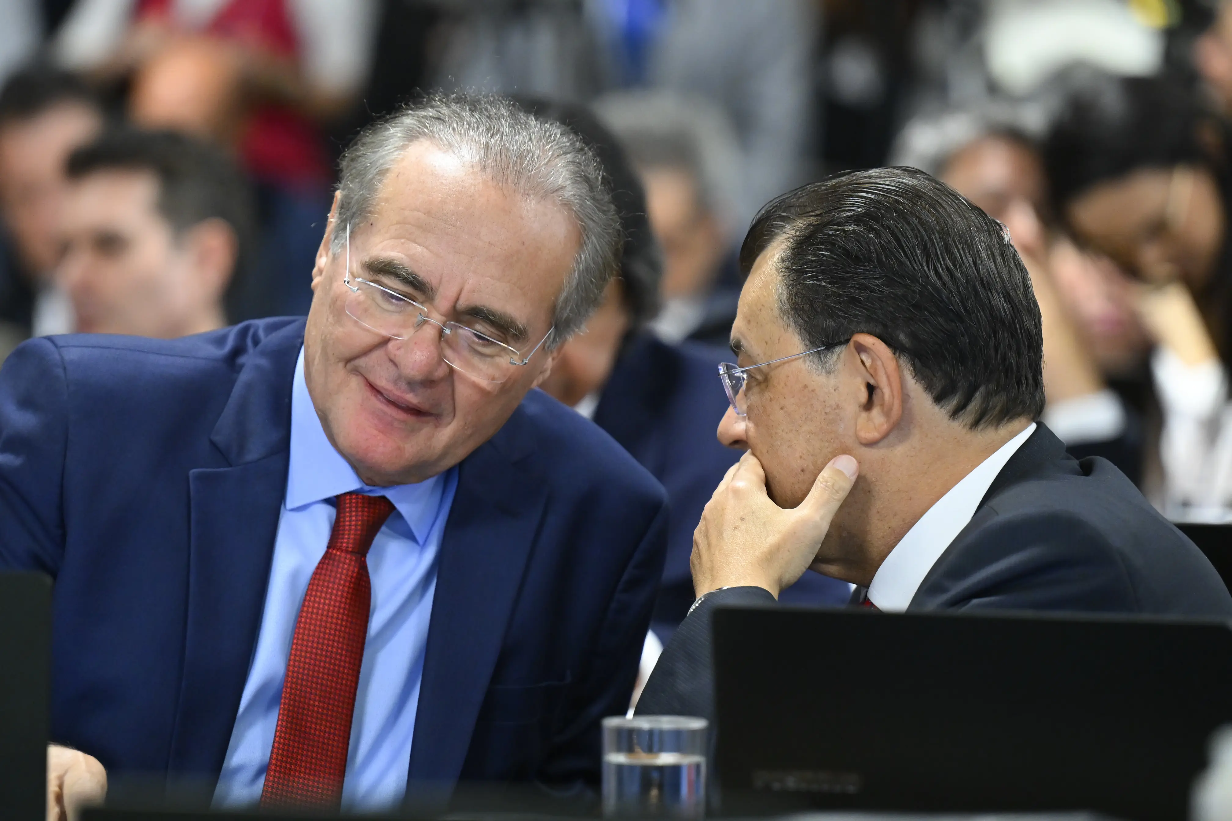 Parlamentares brasileiros com recursos em ano eleitoral.