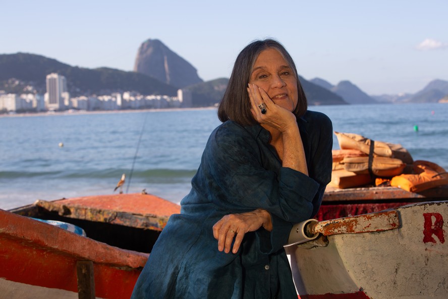 Público se reúne em Ipanema para shows musicais no mês de junho.