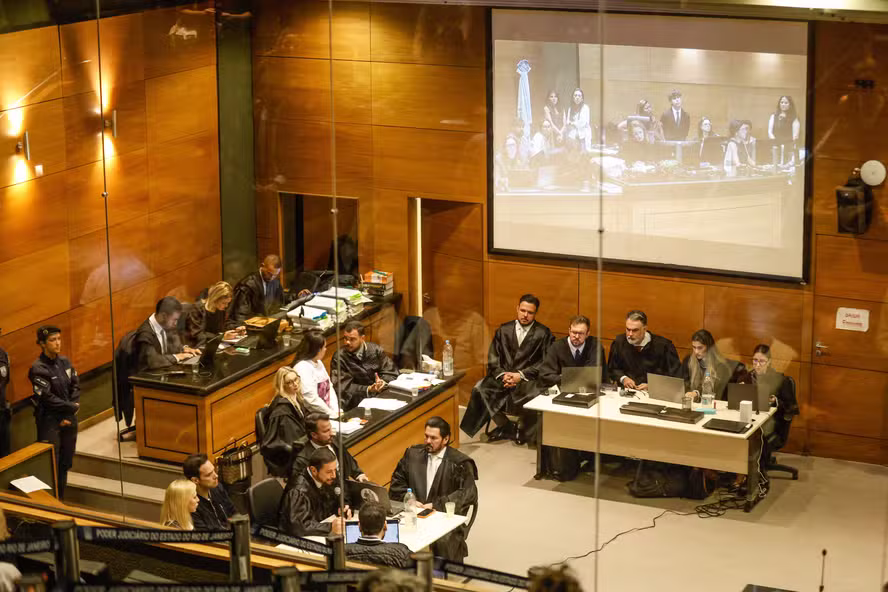 Jairinho e Monique Medeiros no último dia do julgamento do caso Henry.