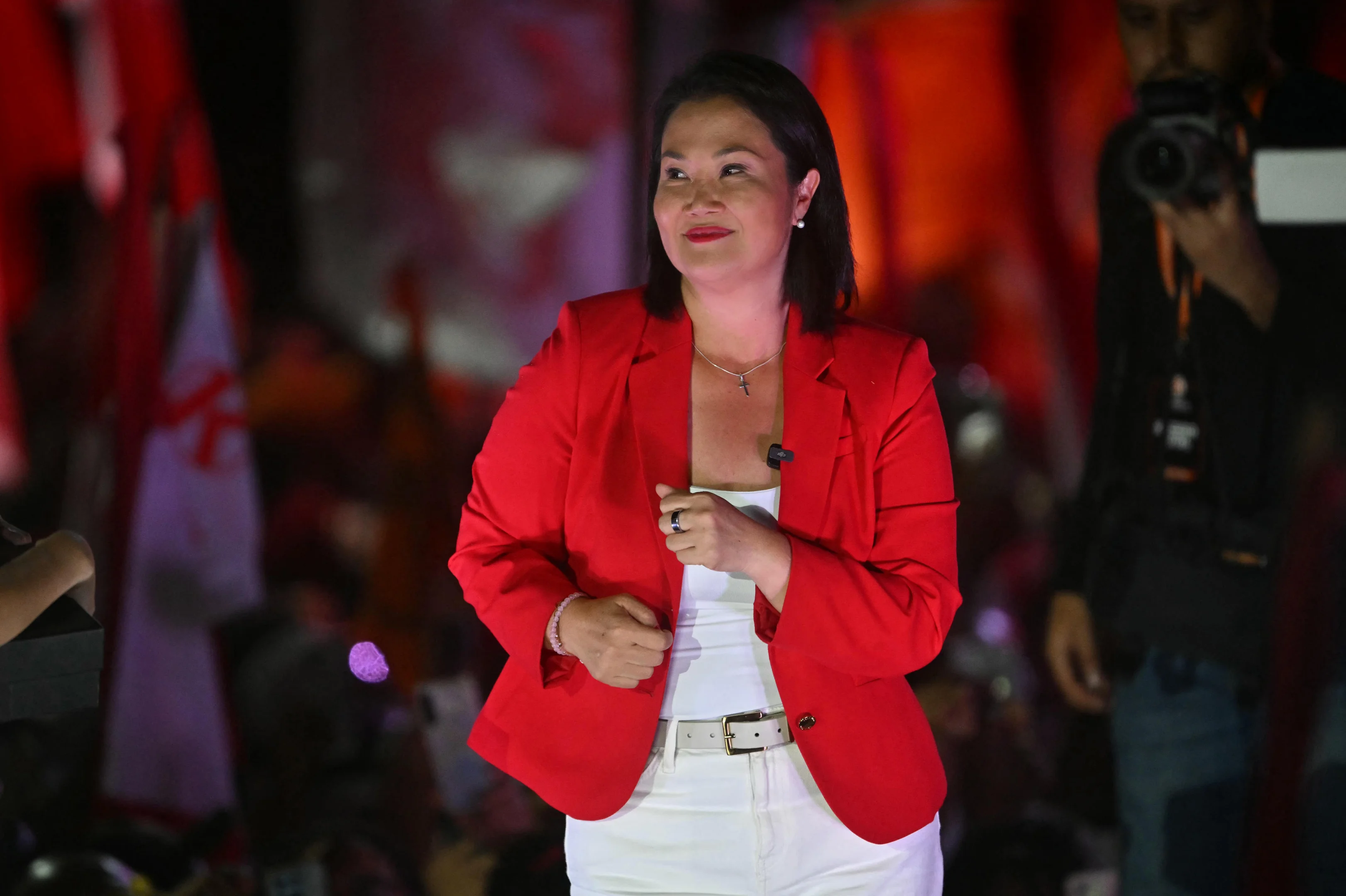 Peruenses votam em eleição presidencial, escolhendo o nono presidente em 10 anos.
