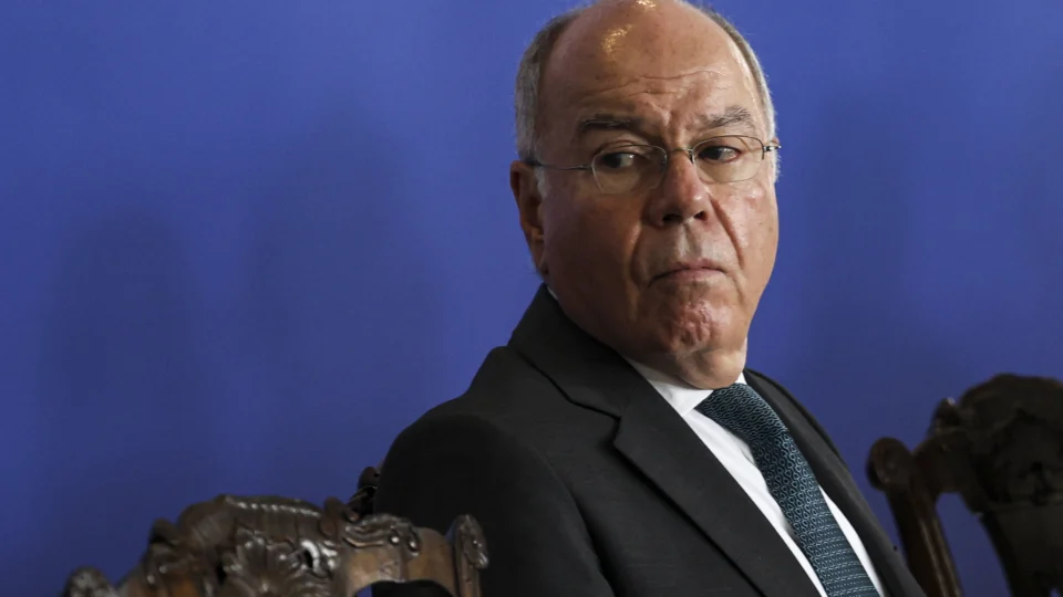 Embaixador argentino é convocado para discussão sobre declarações de Jair Bolsonaro e Sergio Moro.