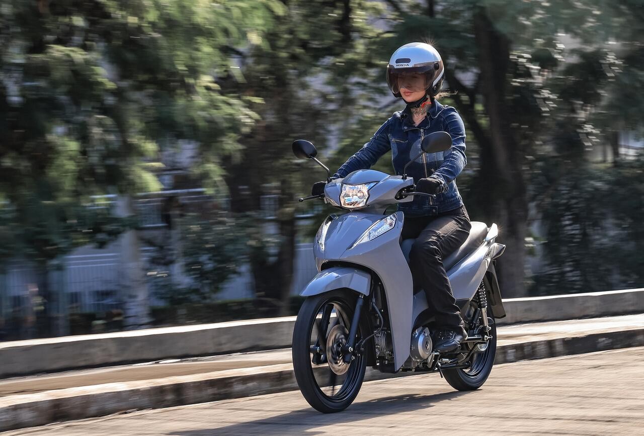 Governo lança programa para financiar motos de entregadores e mototaxi.