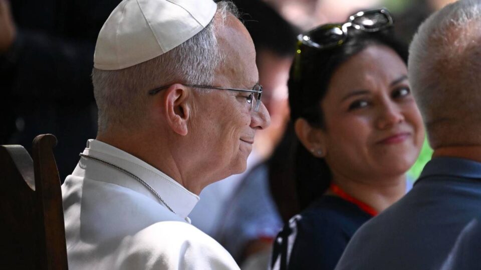 O Papa Leão XIV nomeia bispos chineses em cerimônia histórica.